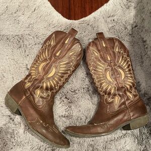 Embroidered Brown Leather Cowboy Boots